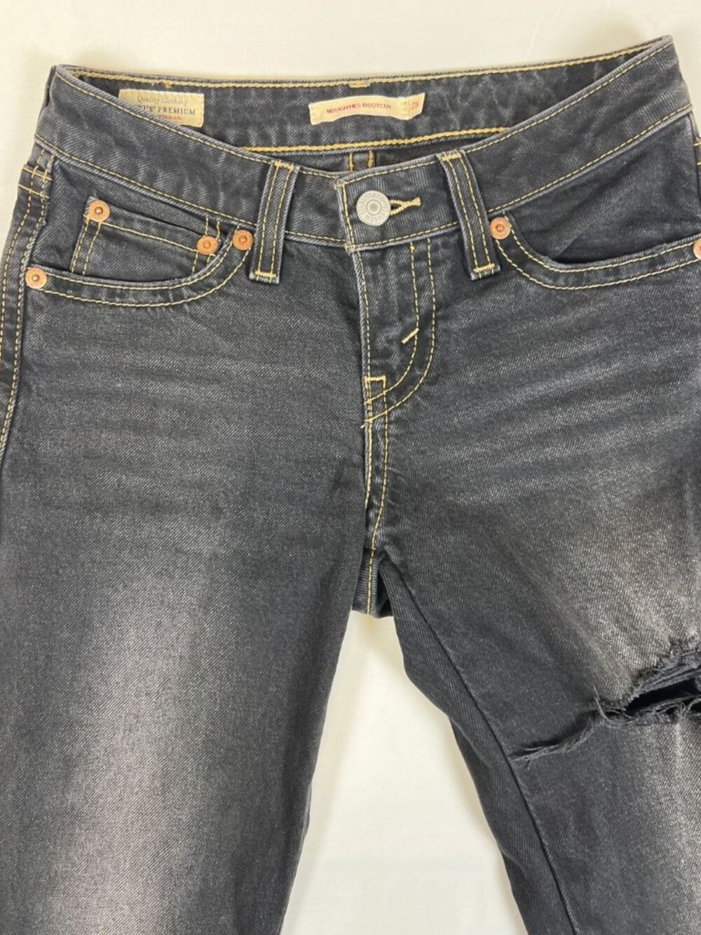 Levi's Women Noughties 25x32 Bootcut Jeans Black Distressed Denim Y2K Style - Picture 7 of 12